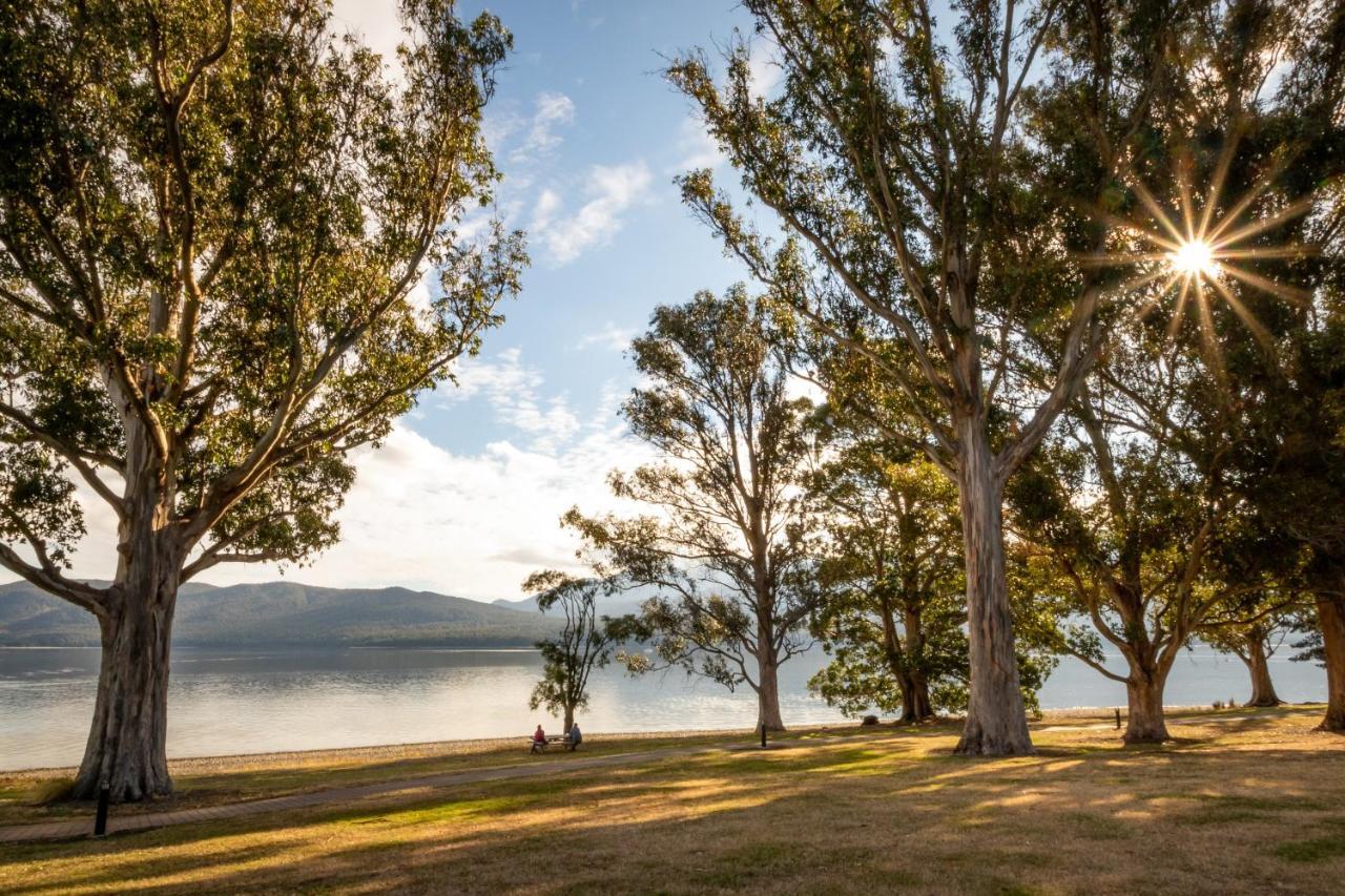 Hop, Skip And Jump To The Lake - Te Anau House Exteriör bild