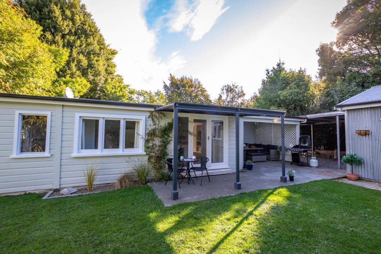 Hop, Skip And Jump To The Lake - Te Anau House Exteriör bild
