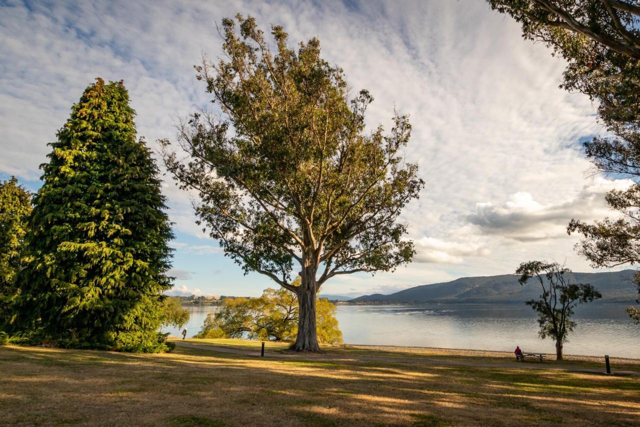 Hop, Skip And Jump To The Lake - Te Anau House Exteriör bild
