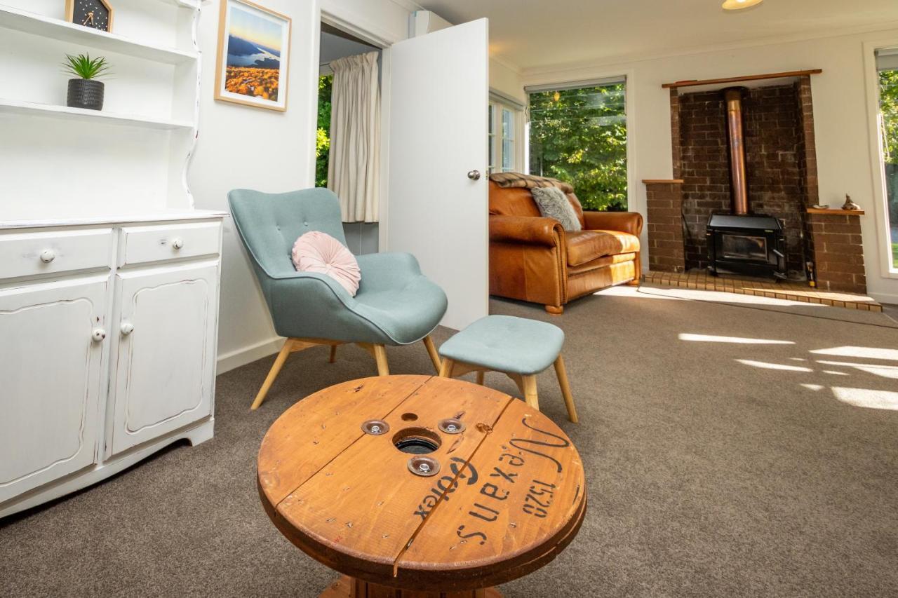 Hop, Skip And Jump To The Lake - Te Anau House Exteriör bild